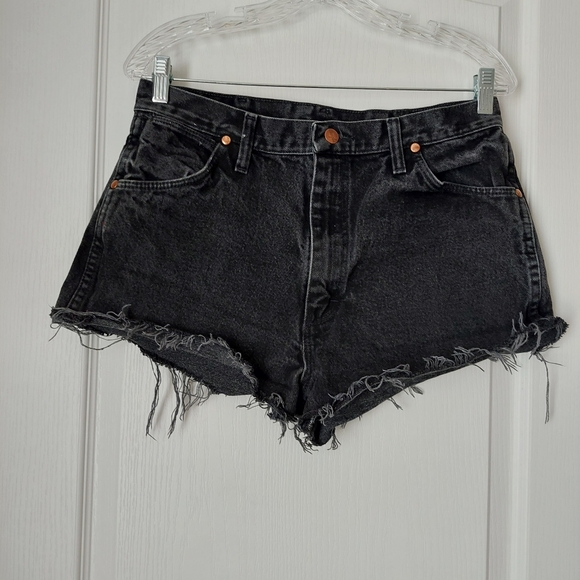 Wrangler Cut off Shorts Size Waist 32 Black - Picture 1 of 8